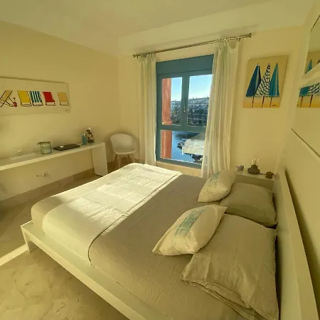 Apartment Con Terraza Sobre La Marina De Sotogrande *
