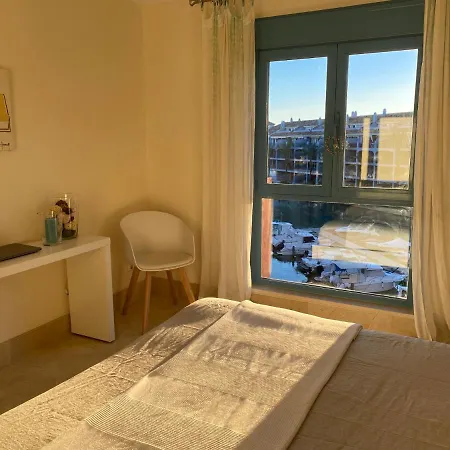 Apartment Con Terraza Sobre La Marina De Sotogrande San Roque (Andalucia)