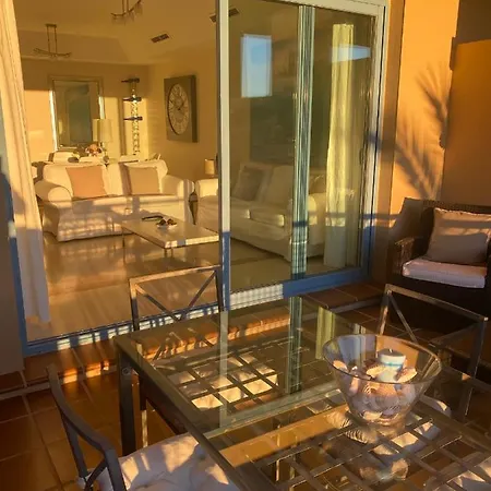 Apartment Con Terraza Sobre La Marina De Sotogrande San Roque (Andalucia)