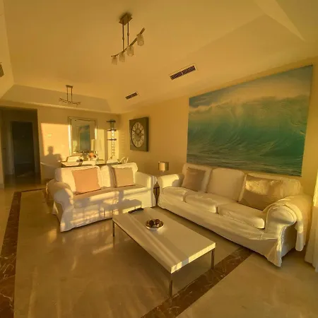 Apartment Con Terraza Sobre La Marina De Sotogrande San Roque (Andalucia)