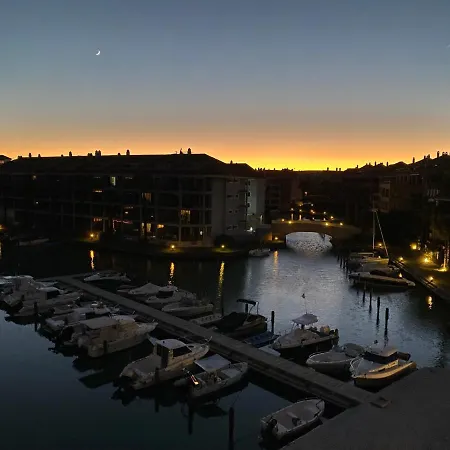 Con Terraza Sobre La Marina De Sotogrande San Roque (Andalucia)